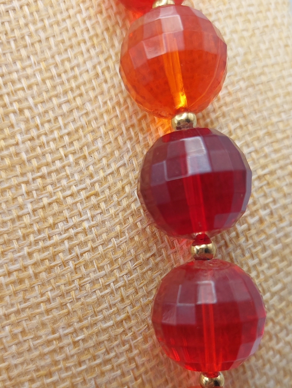 Bold Red-Orange Vintage MCM Faceted LUCITE Bead Necklace - Unbranded - Picture 9 of 12